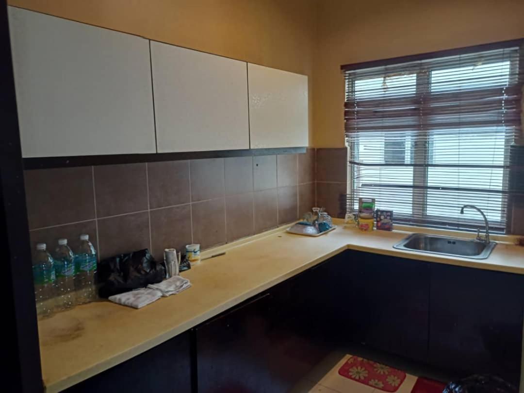 zous homestay Banting  Luaran gambar